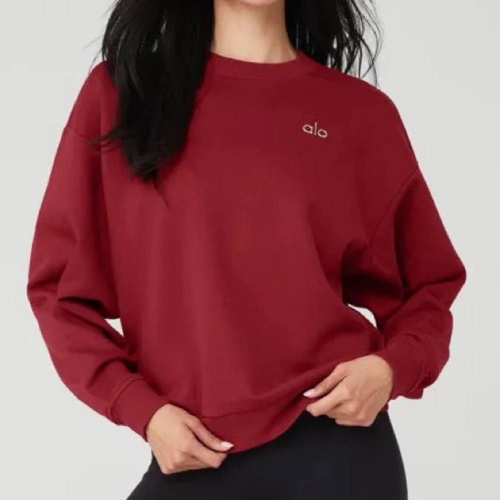 Alo Accolade Crewneck Sweatshirt in Victory Red